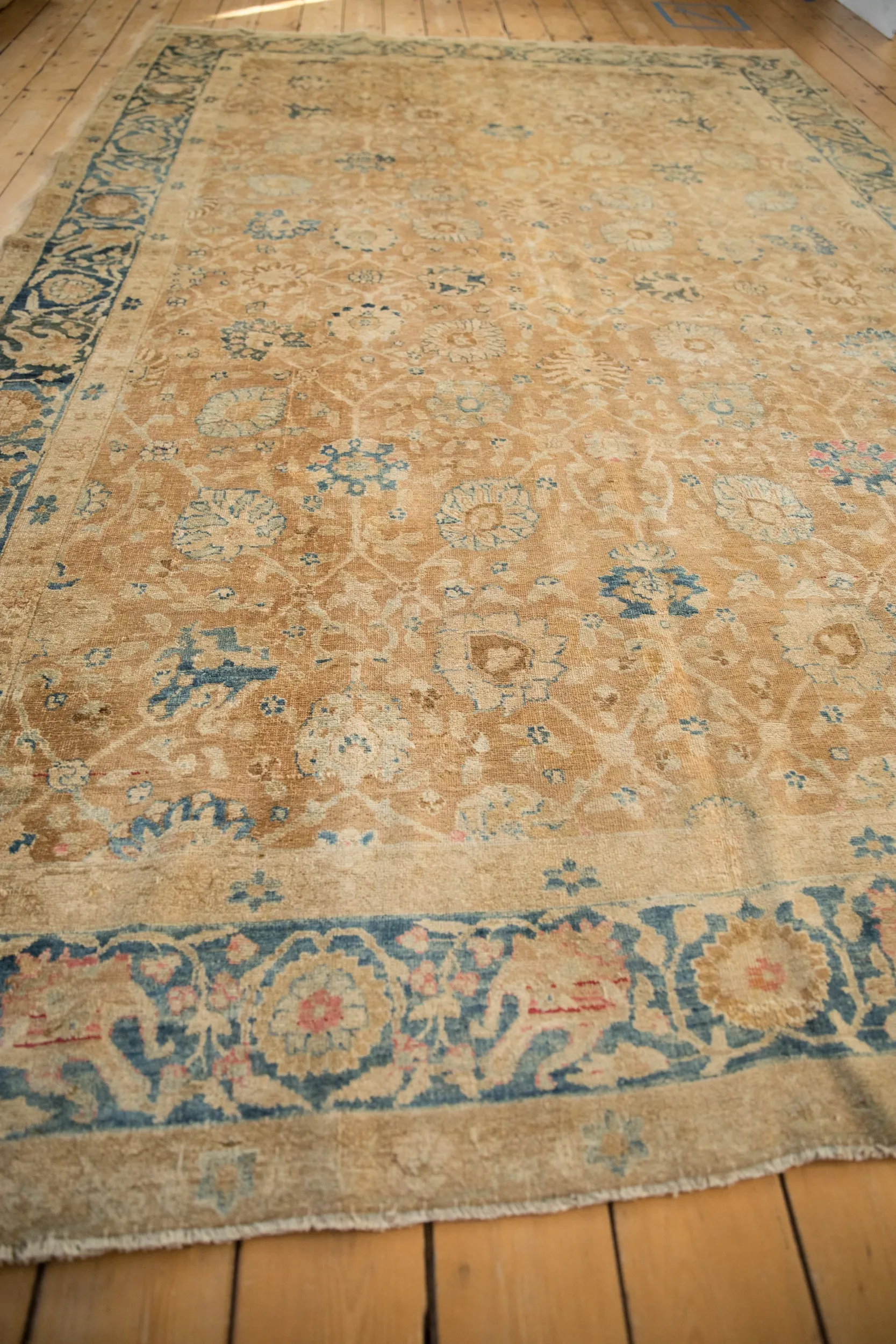 7x11 Antique Distressed Gold Wash Khoy Carpet