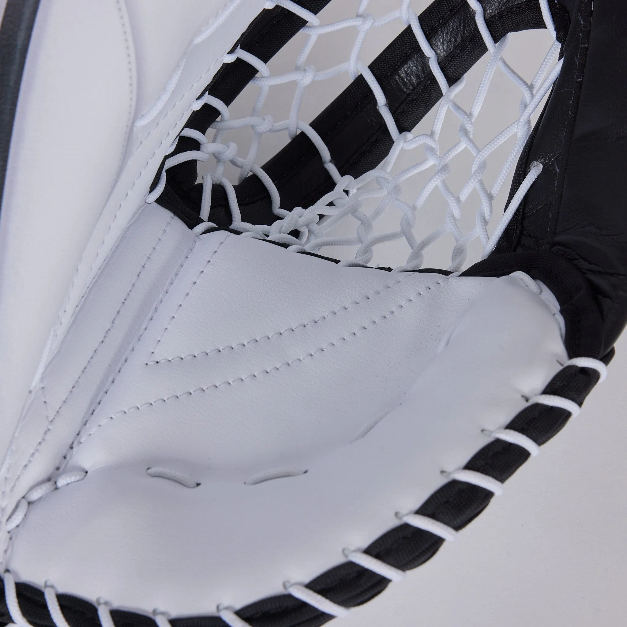 Bauer R5 Pro Intermediate Goalie Catcher