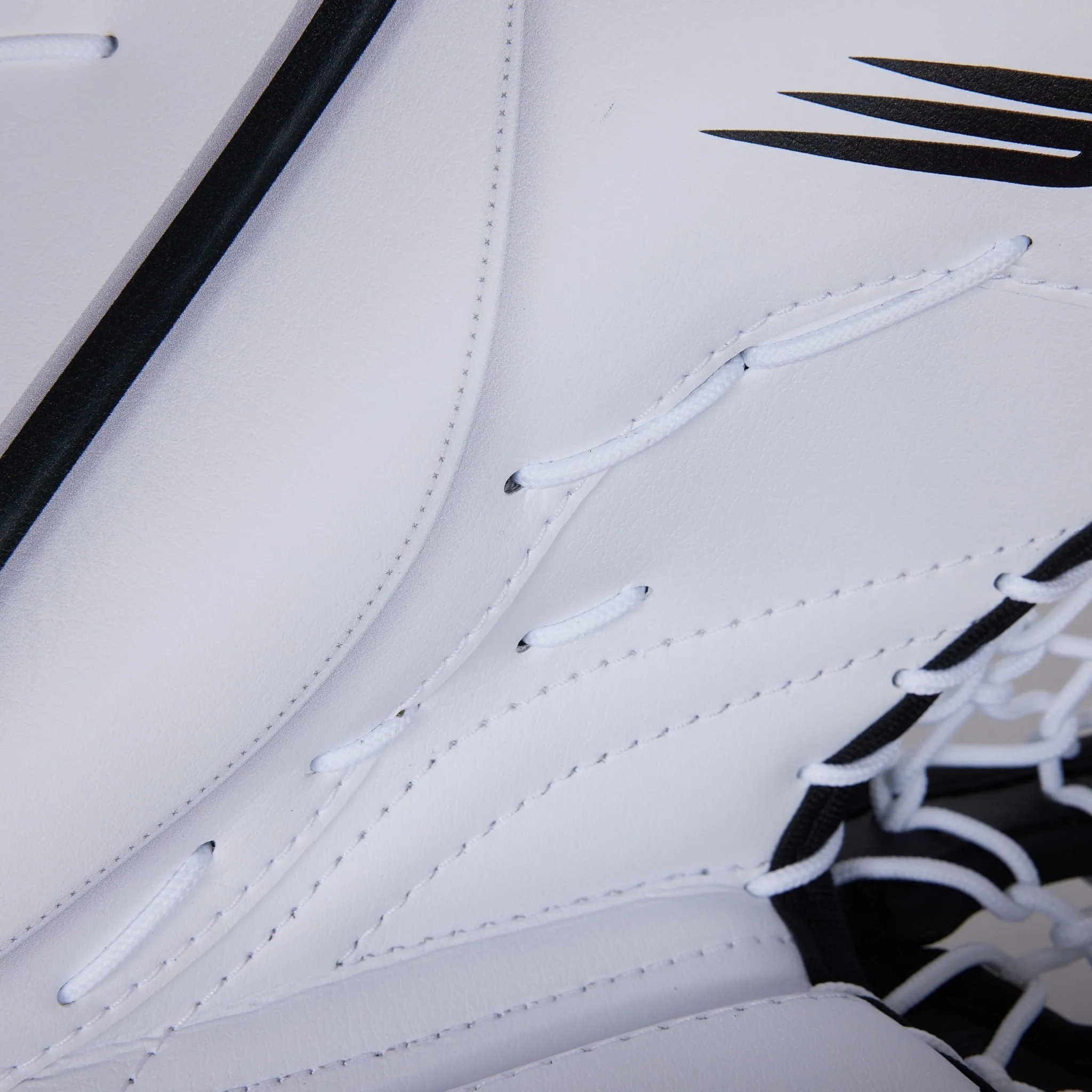 Bauer R5 Pro Intermediate Goalie Catcher