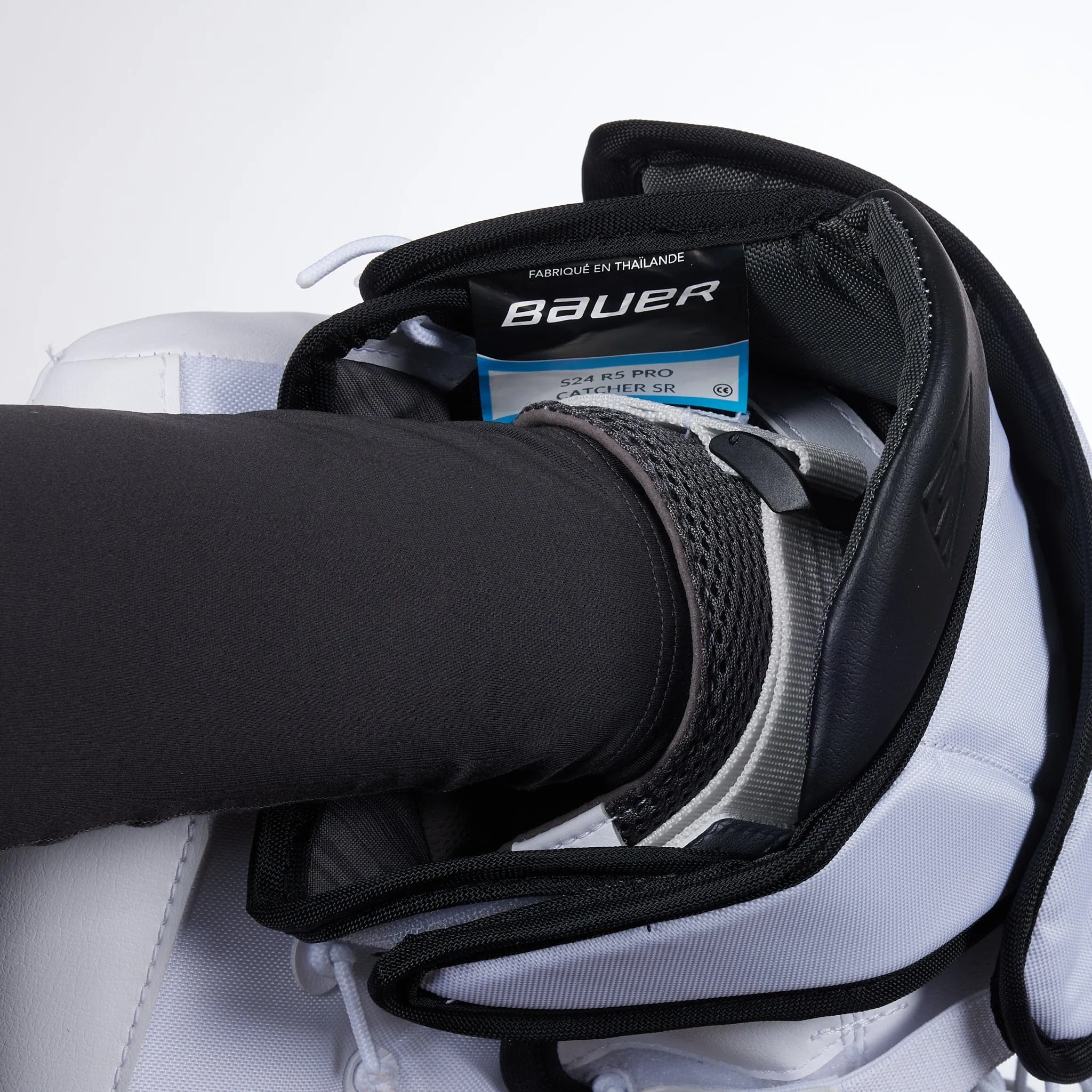 Bauer R5 Pro Intermediate Goalie Catcher