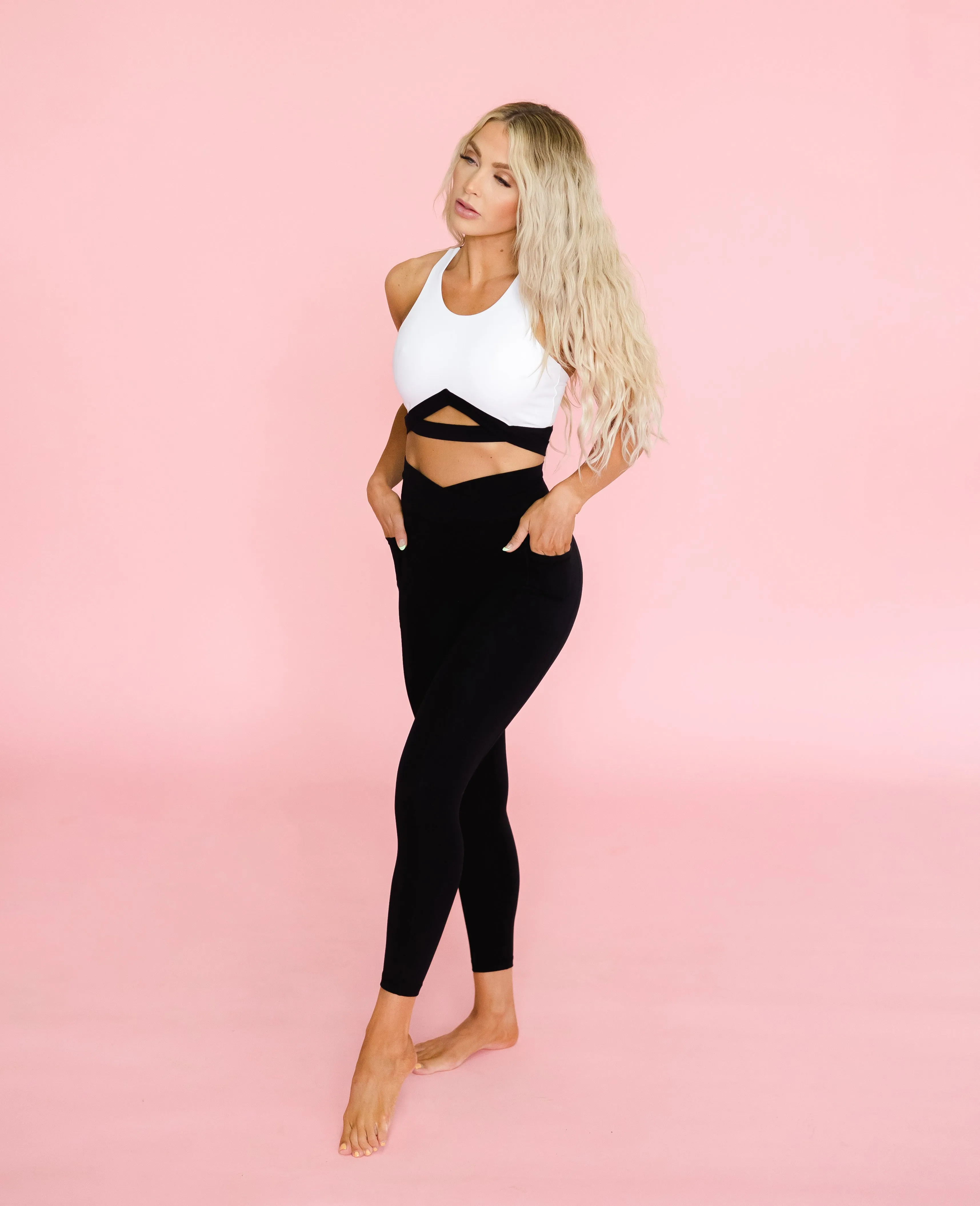 Cross-Front Pocket Legging - Black