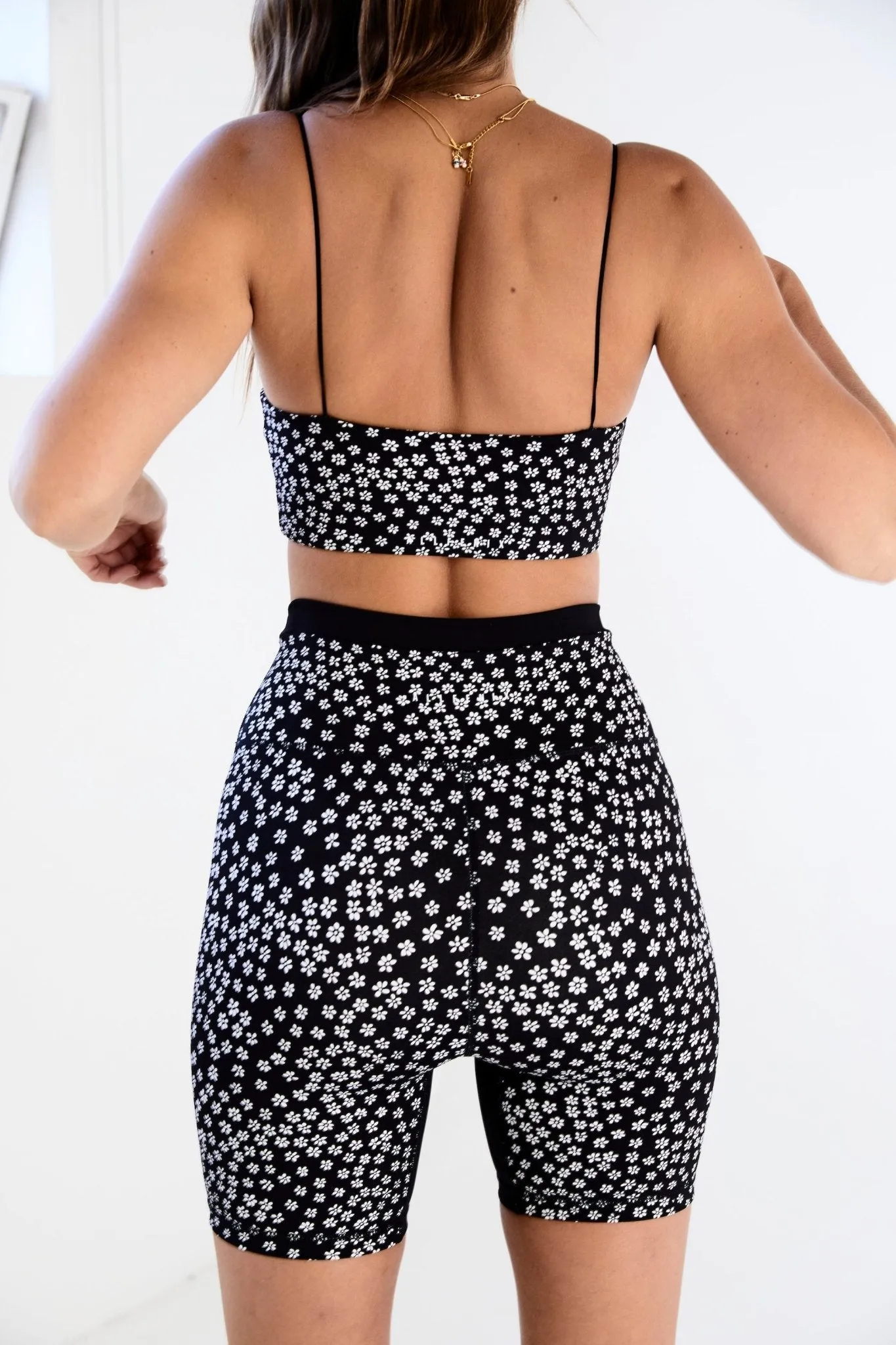 Daisy Square Neck Sports Bra