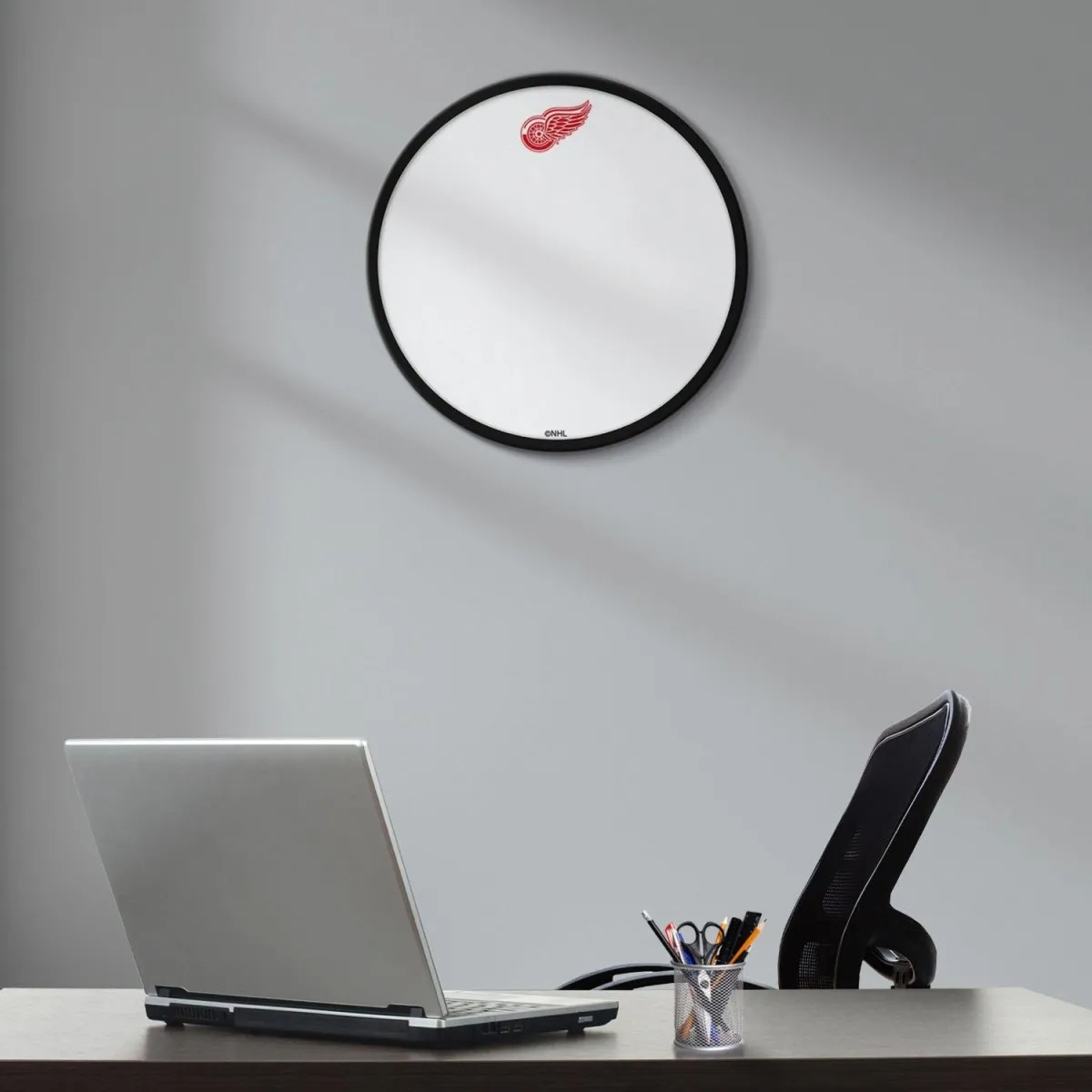 Detroit Red Wings: Modern Disc Framed Dry Erase Board