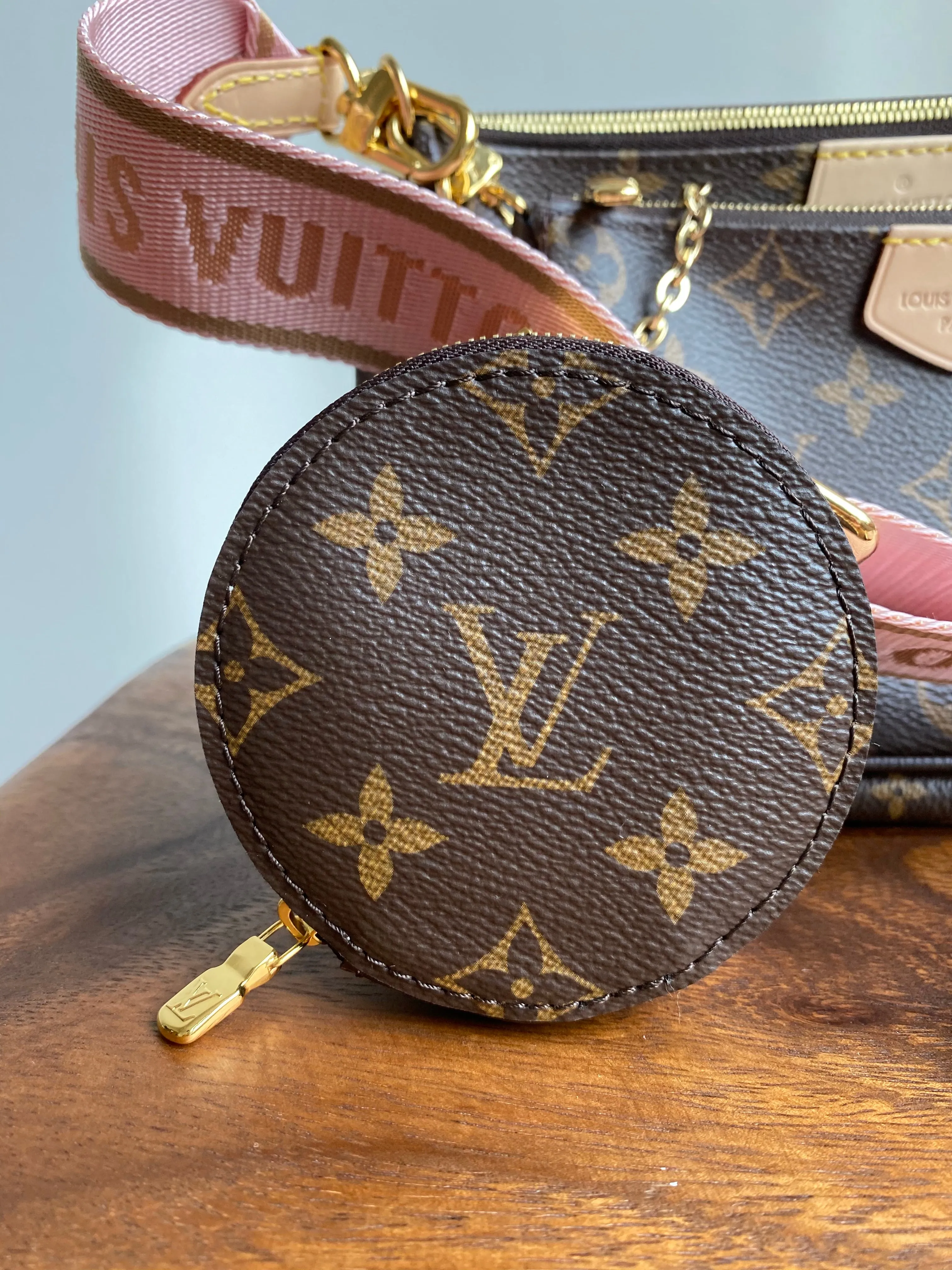 Louis Vuitton MULTI POCHETTE ACCESSOIRES M44840