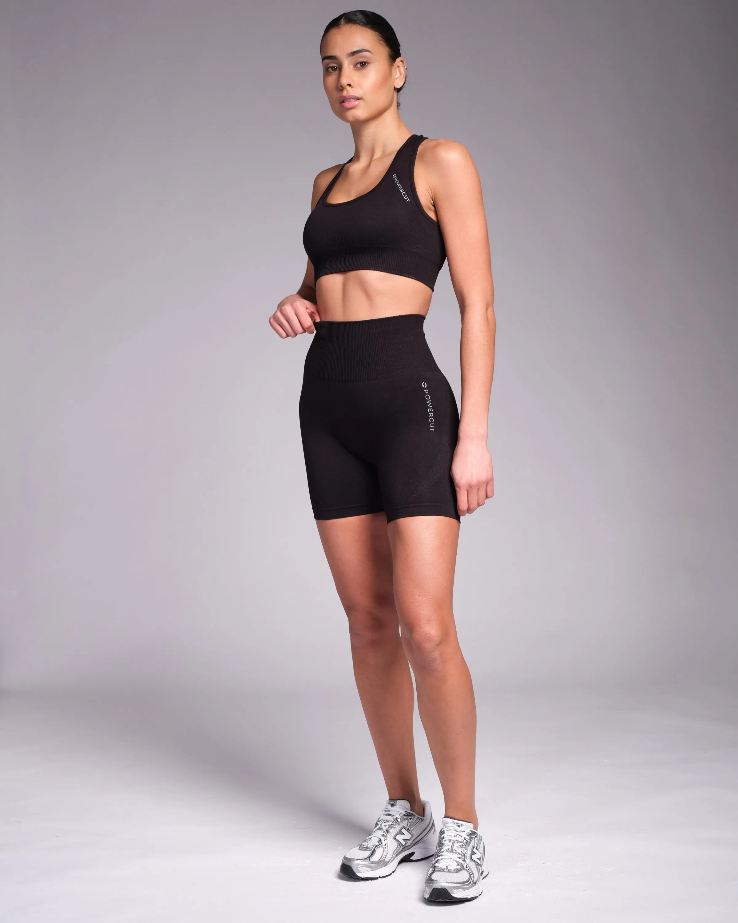 SOLID Seamless 6" Short Black